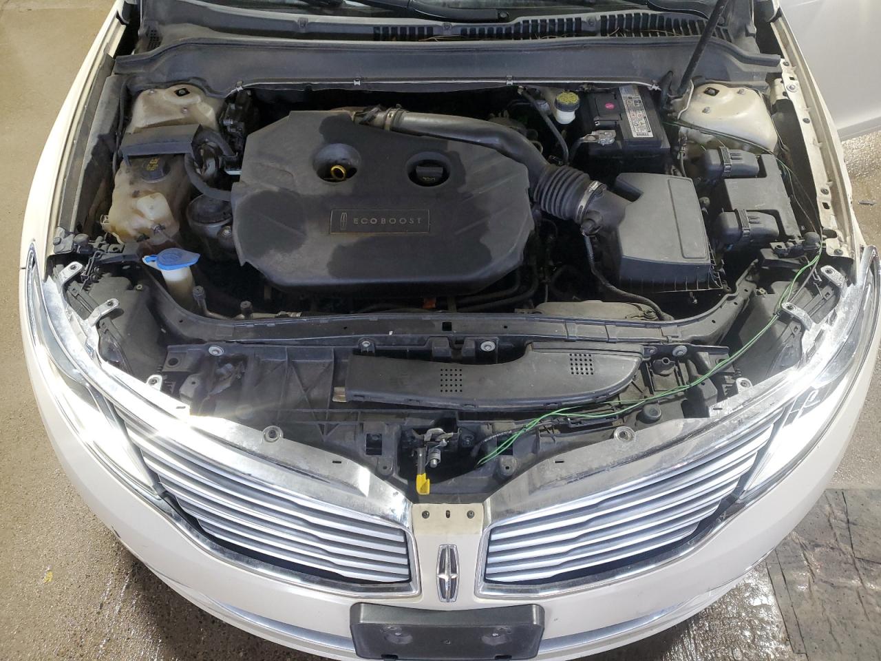 2016 Lincoln MKZ - Image 12