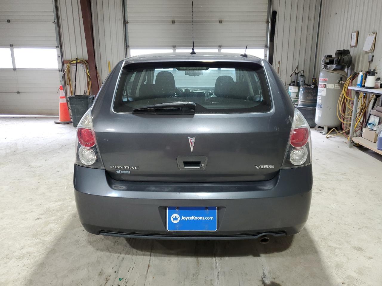 2009 Pontiac Vibe - Image 6
