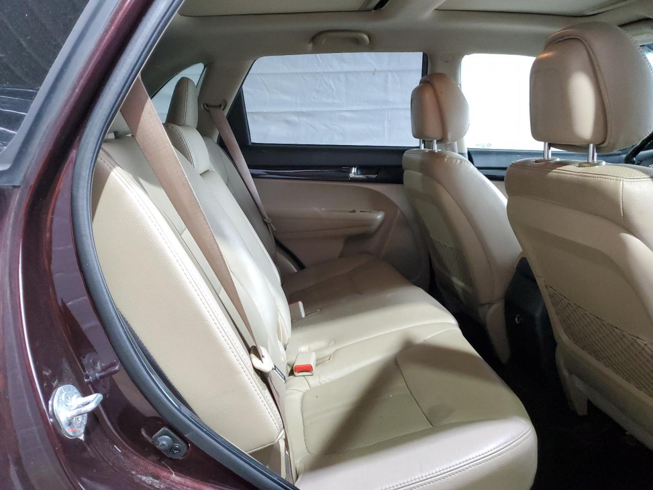 2011 Kia Sorento - Image 11