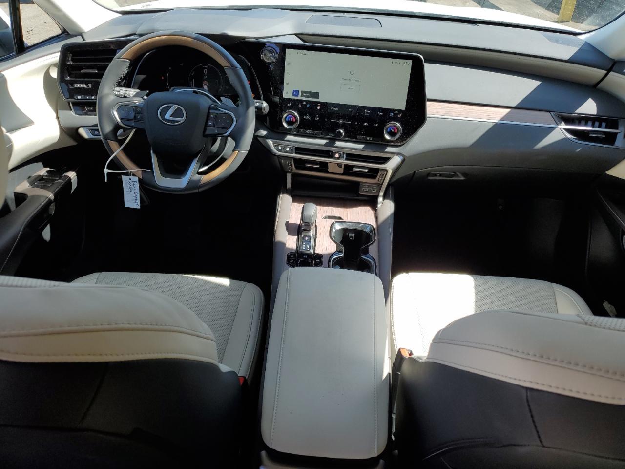 2024 Lexus RX - Image 8