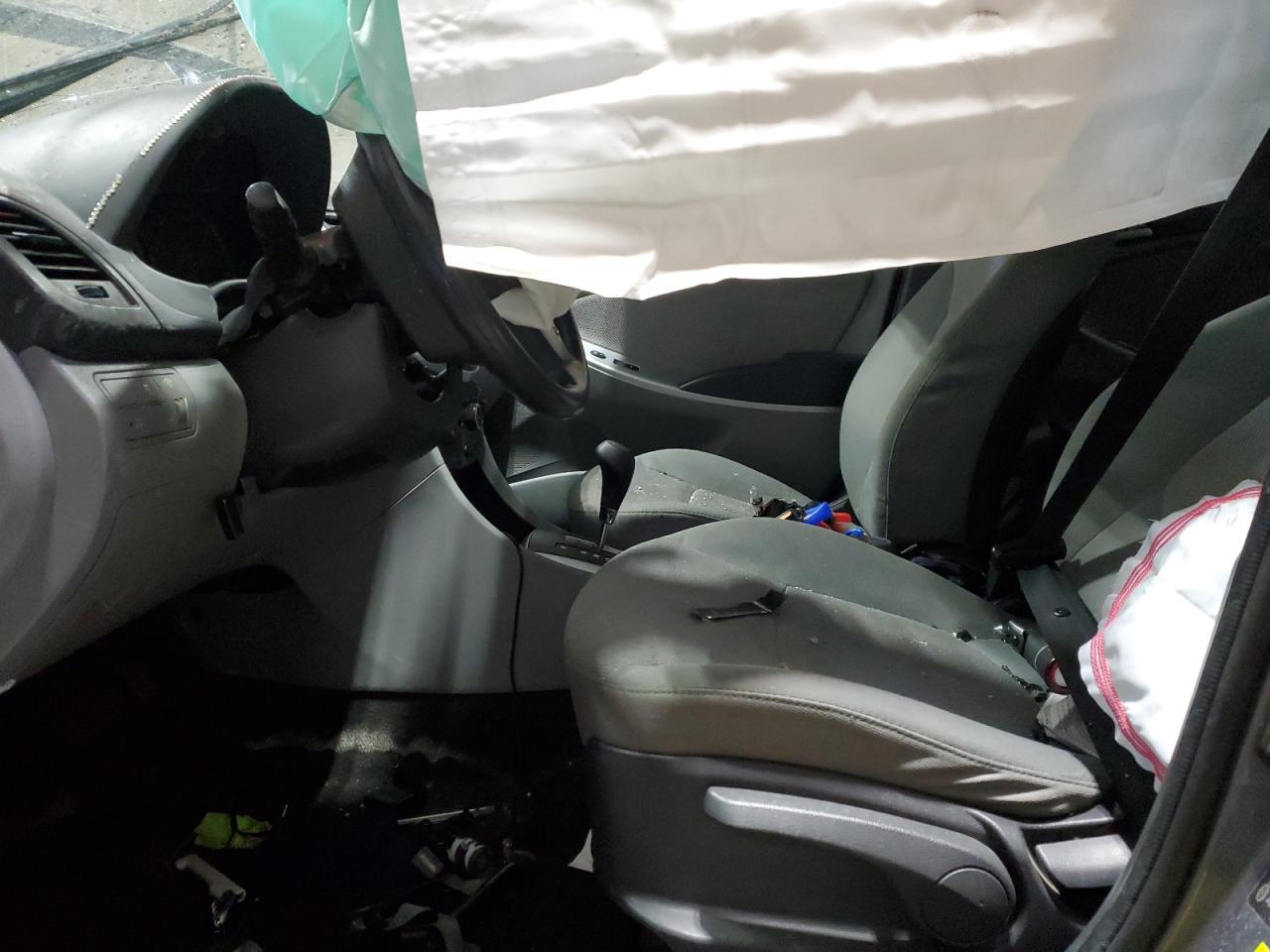 2014 Hyundai Accent - Image 7