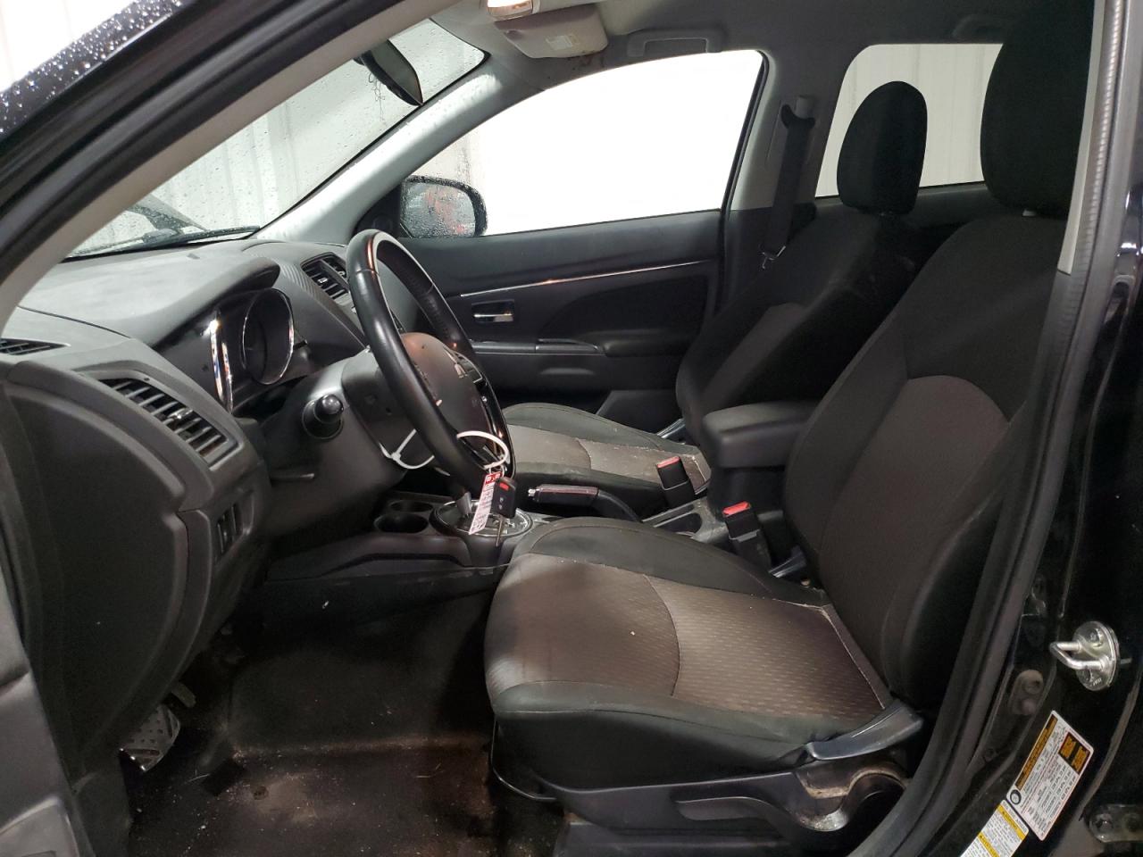 2017 Mitsubishi Outlander - Image 7