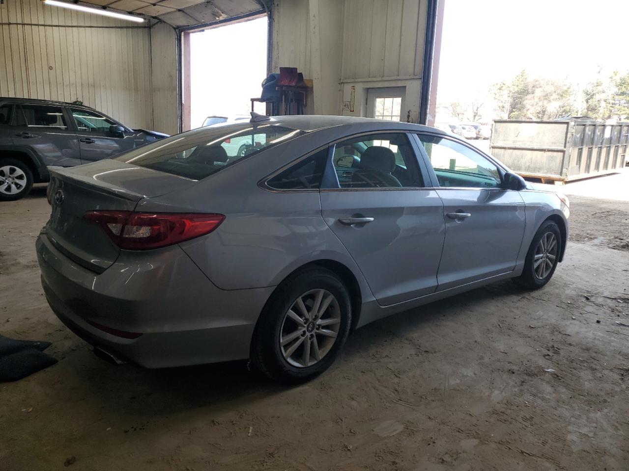 2017 Hyundai Sonata - Image 3