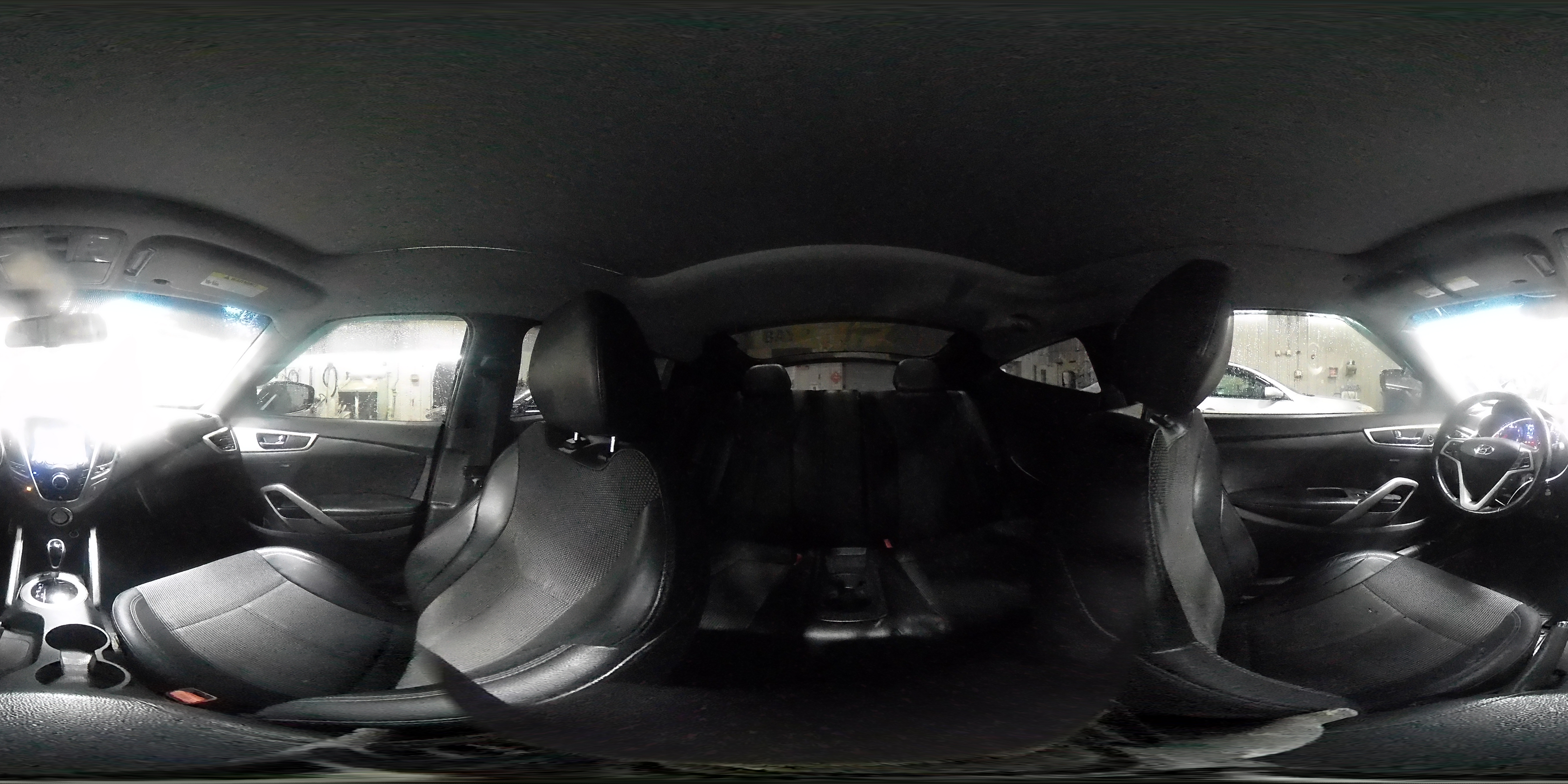 2013 Hyundai Veloster - Image 15