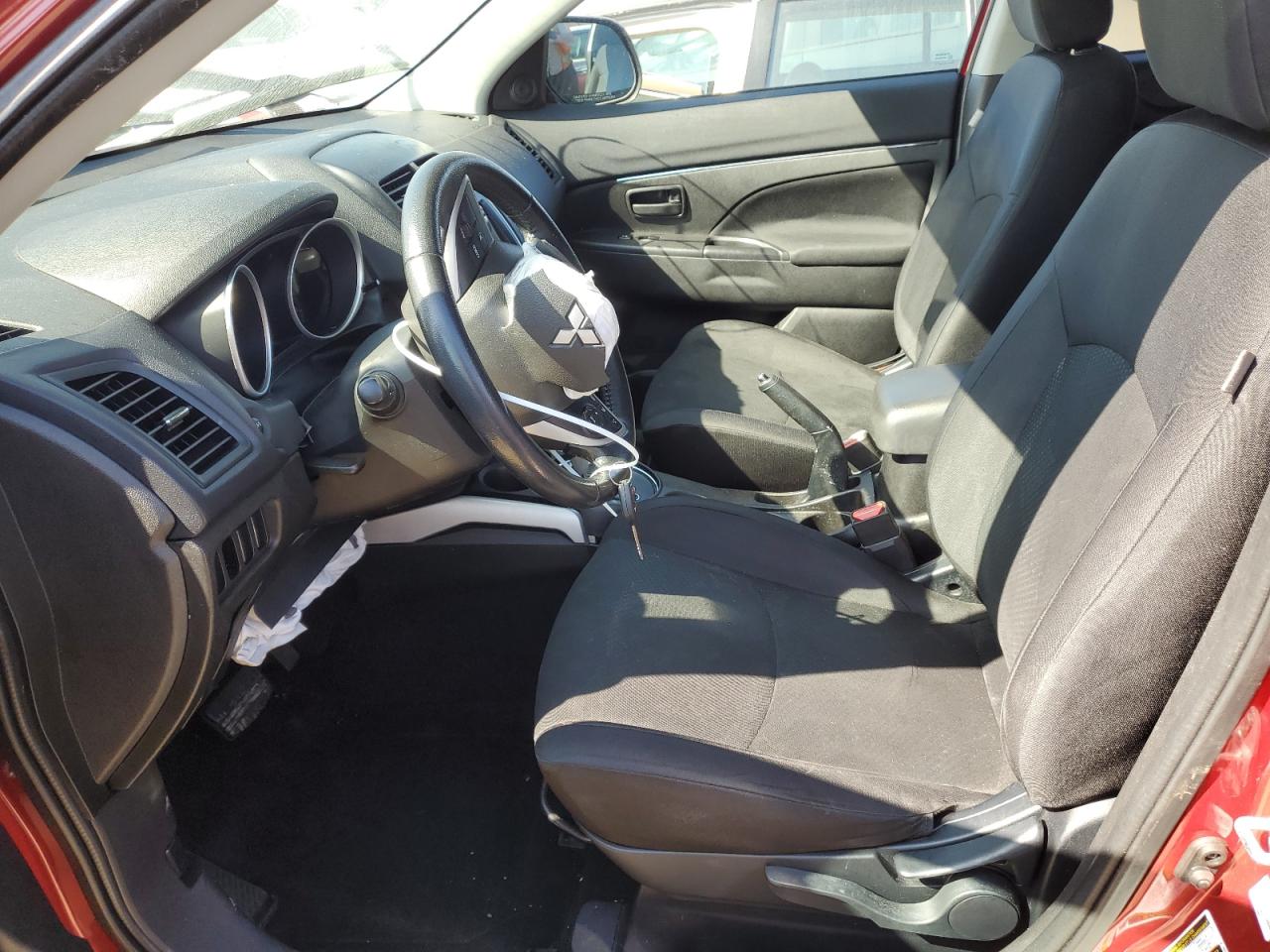 2014 Mitsubishi Outlander - Image 7