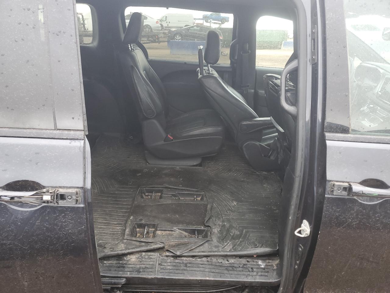 2021 Chrysler Pacifica - Image 11