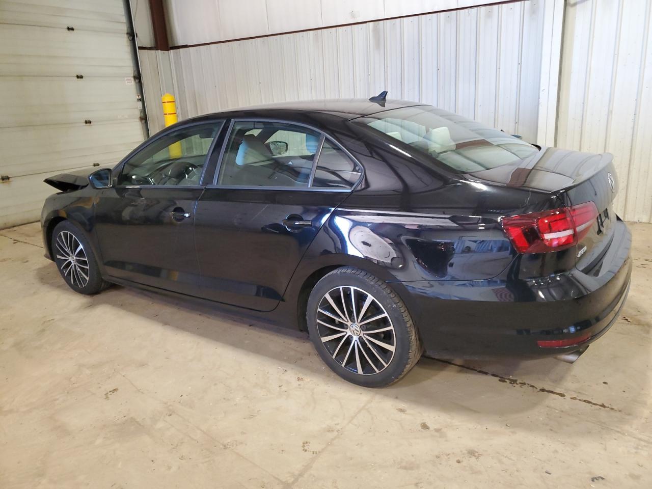 2016 Volkswagen Jetta - Image 2