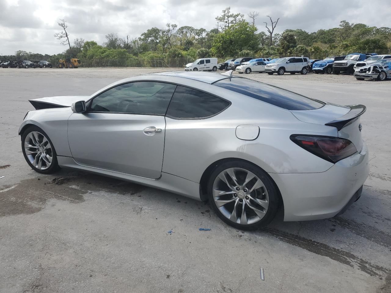 2012 Hyundai Genesis - Image 2