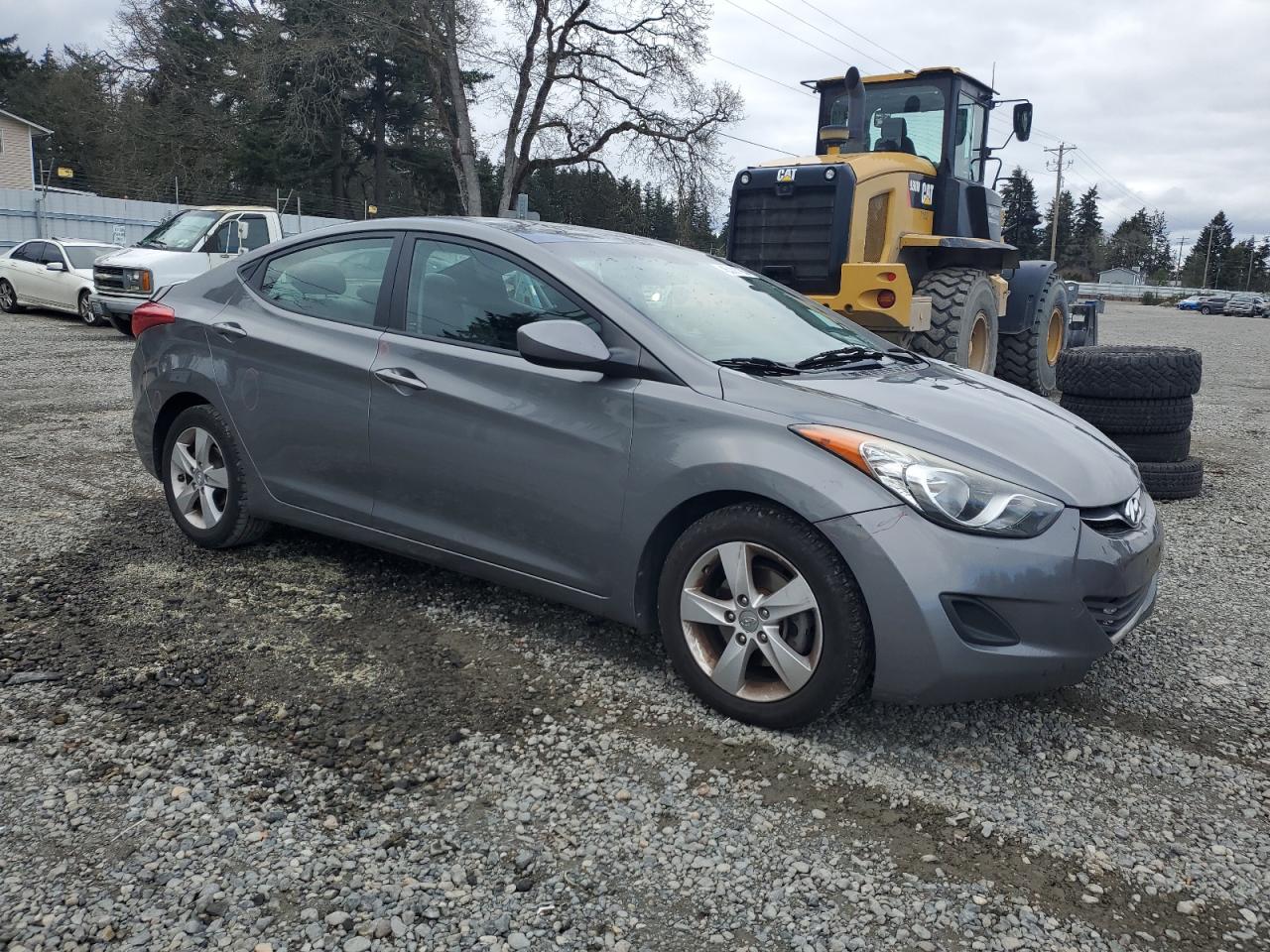 2013 Hyundai Elantra - Image 4