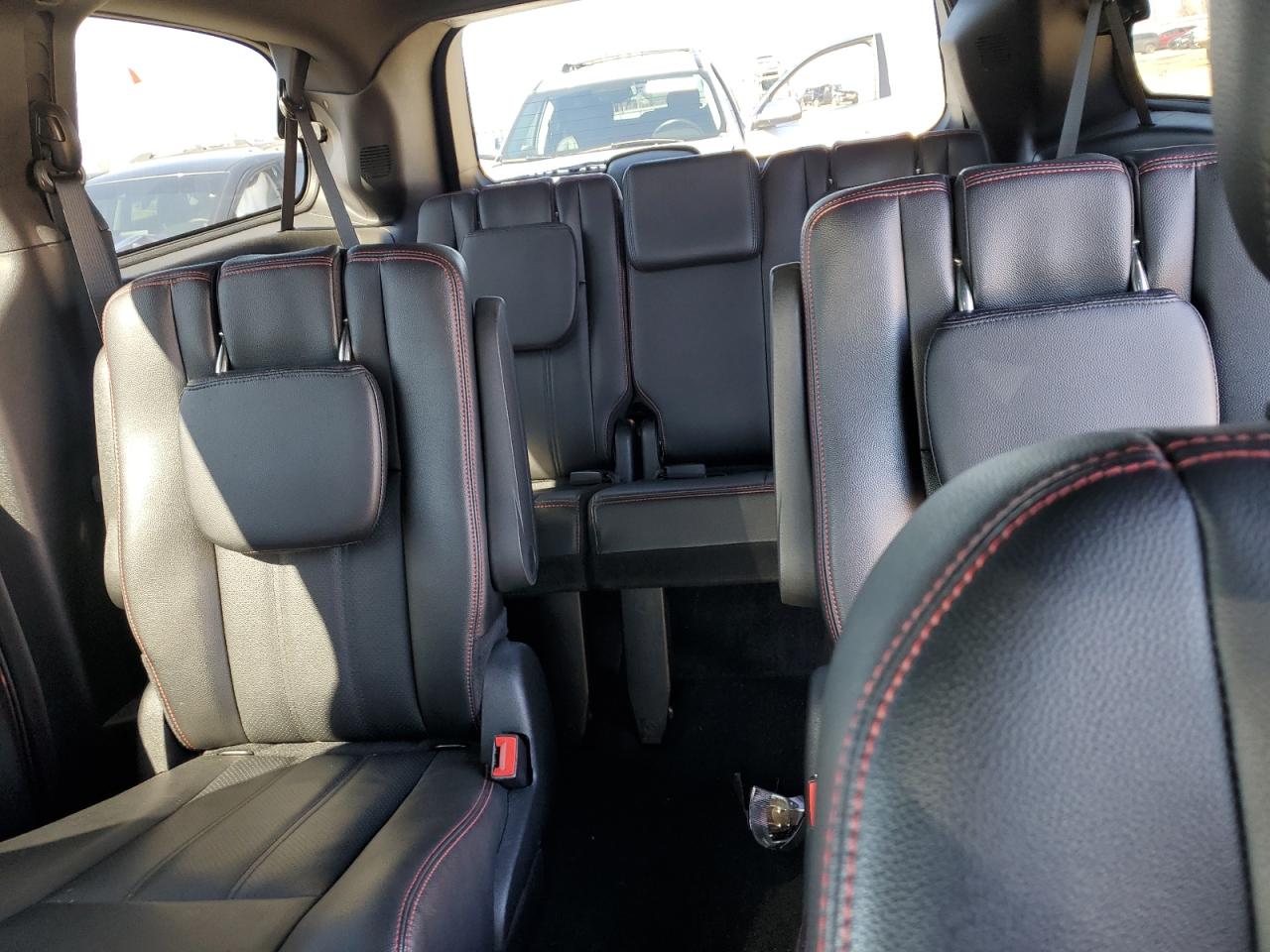 2019 Dodge Caravan - Image 10