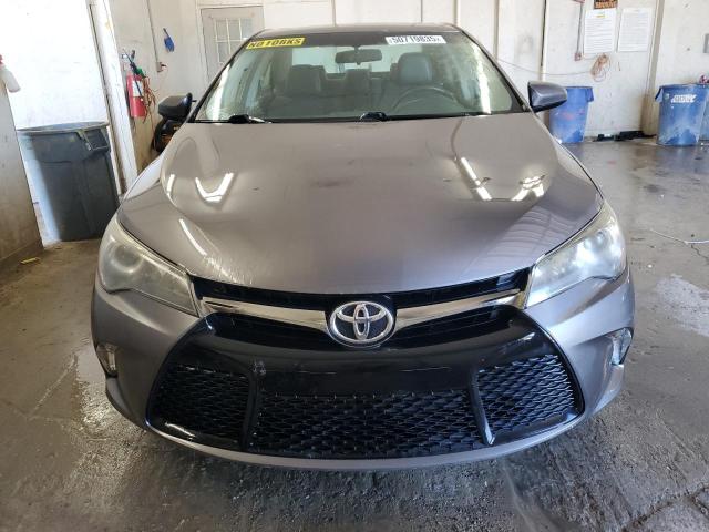  TOYOTA CAMRY 2017 Серый