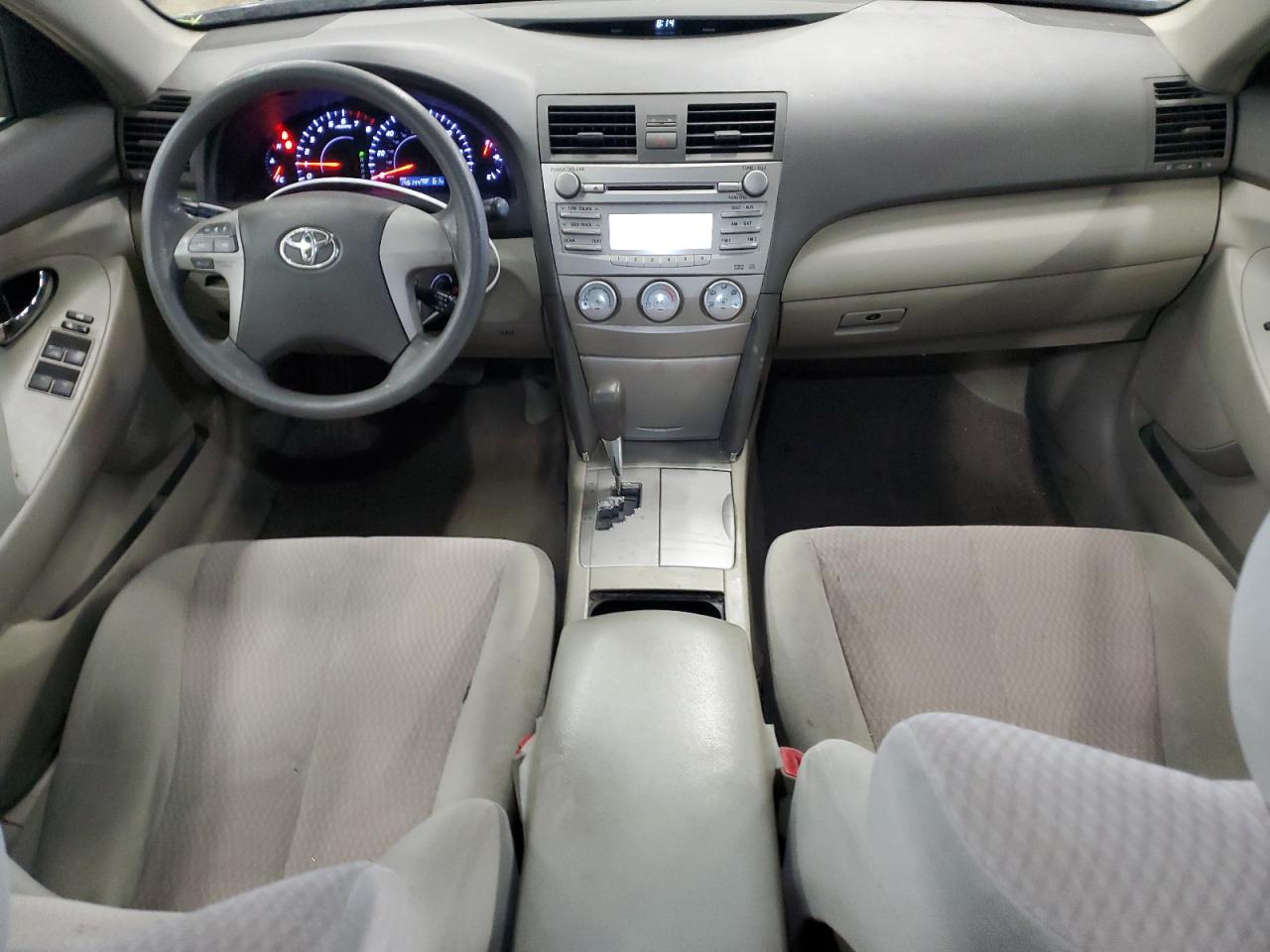 2011 Toyota Camry - Image 8