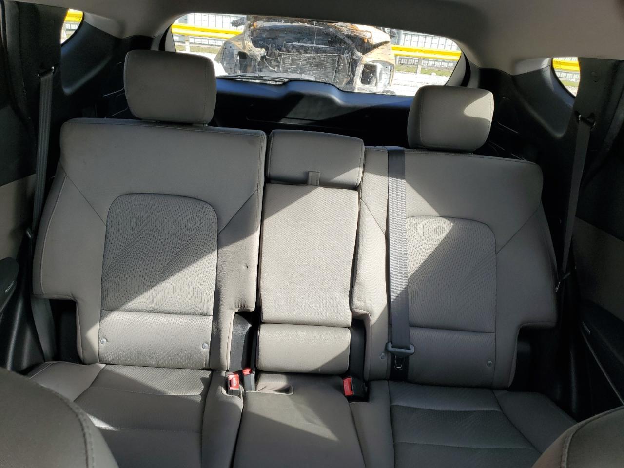 2013 Hyundai Santa Fe - Image 10