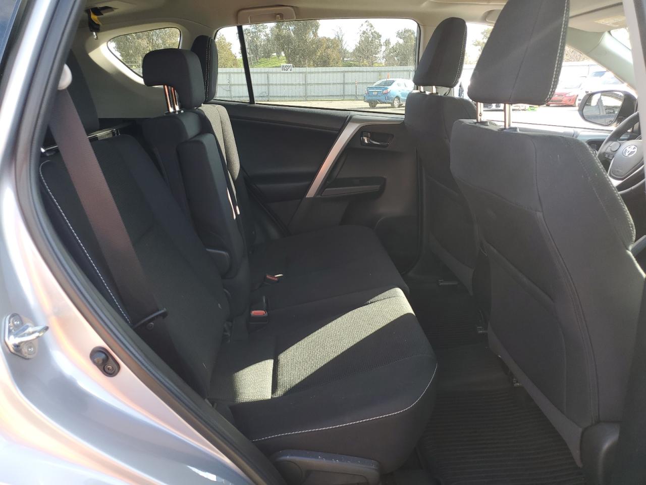 2018 Toyota RAV 4 - Image 10