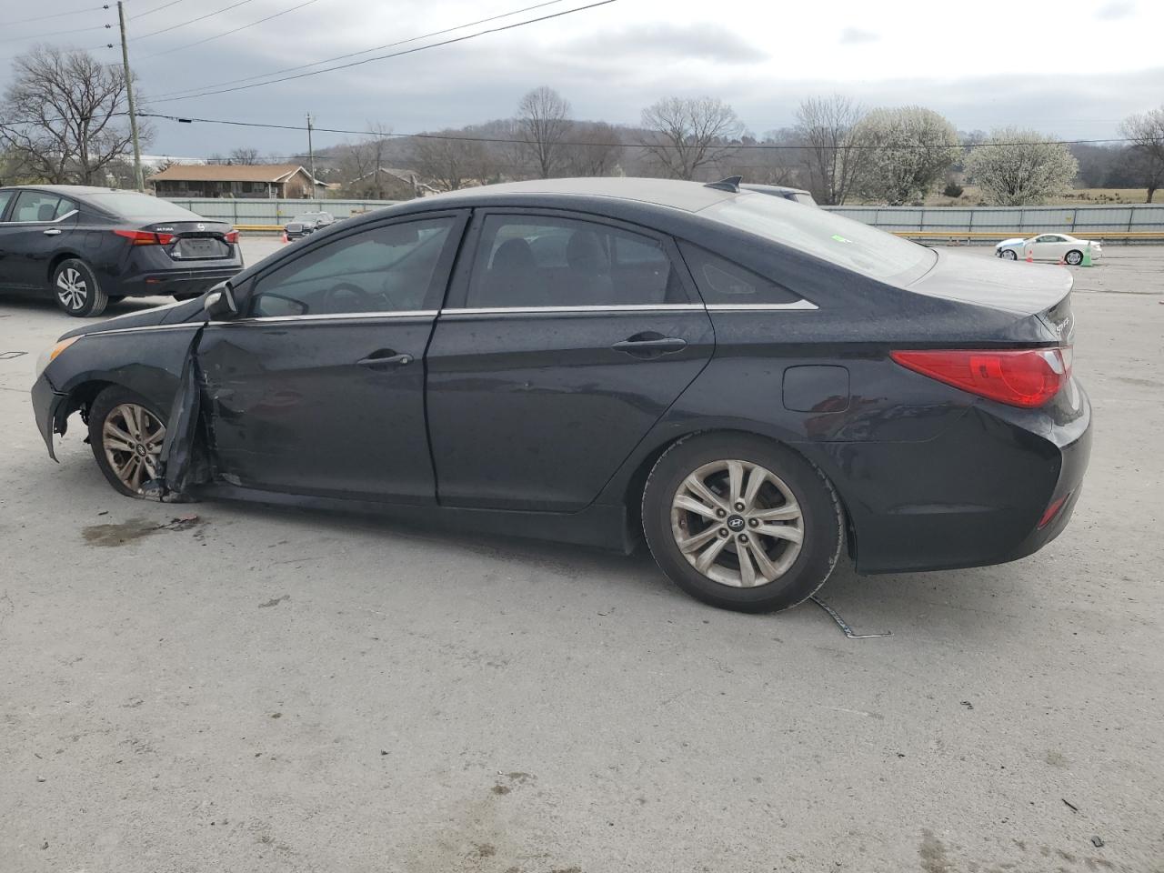 2014 Hyundai Sonata - Image 2