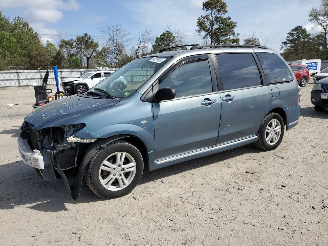 2004 MAZDA MPV