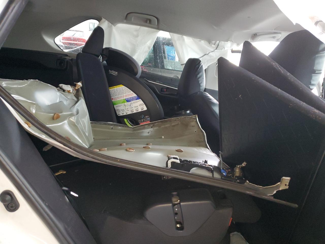 2019 Toyota RAV 4 - Image 12