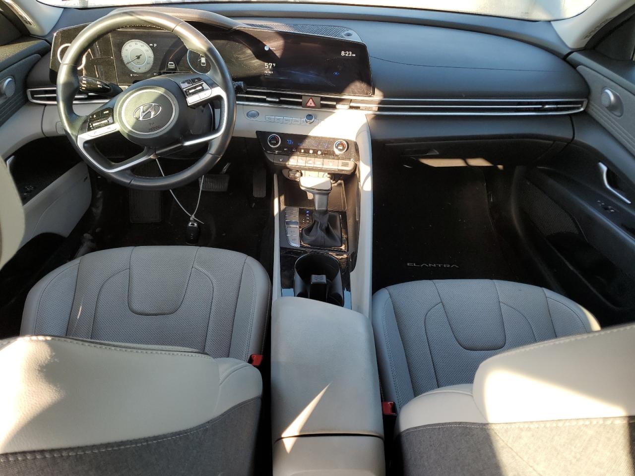 2022 Hyundai Elantra - Image 8