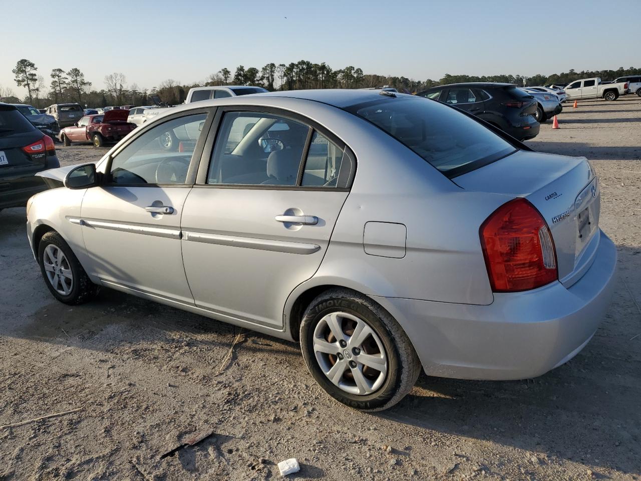 2009 Hyundai Accent - Image 2