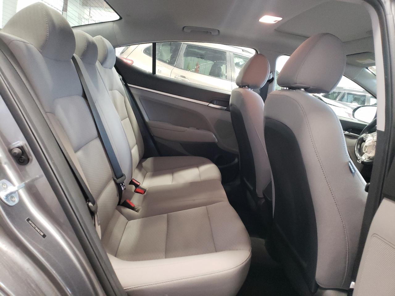2019 Hyundai Elantra - Image 10