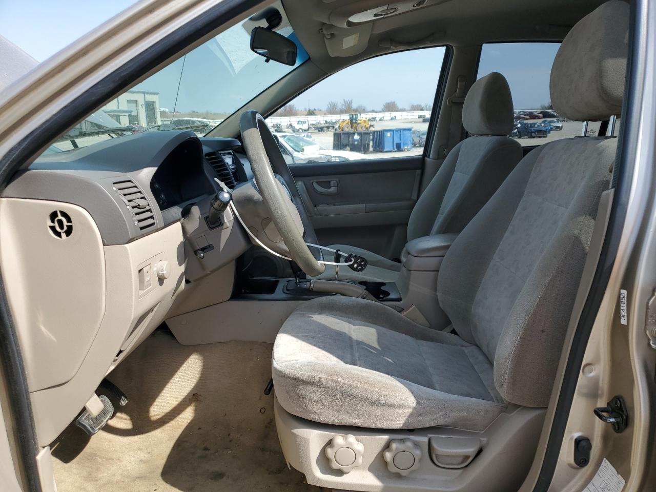 2006 Kia Sorento - Image 7