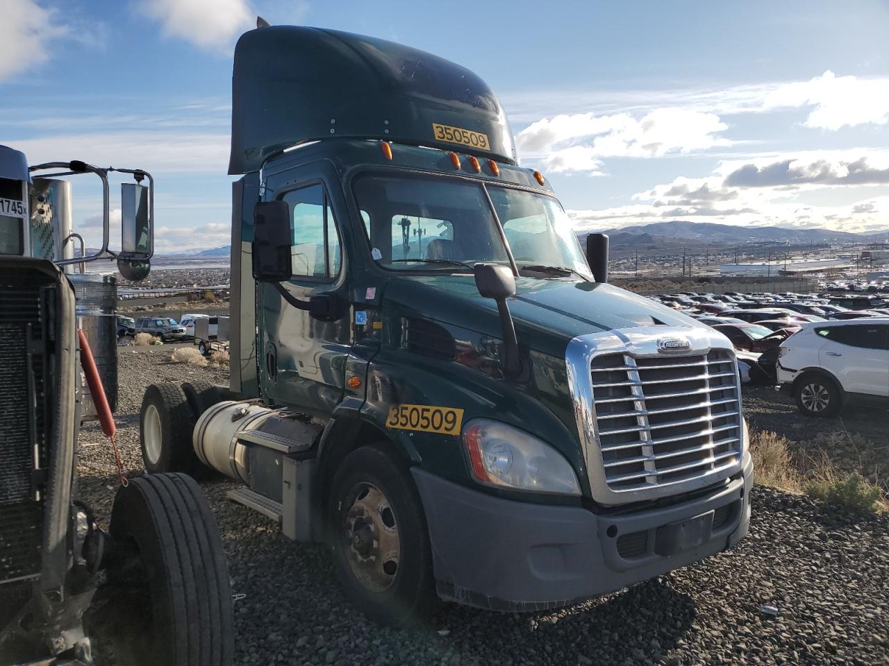 2016 Freightliner Cascadia 113 Semi Truck for Sale in Reno, NV - Minor Dent/Scratches