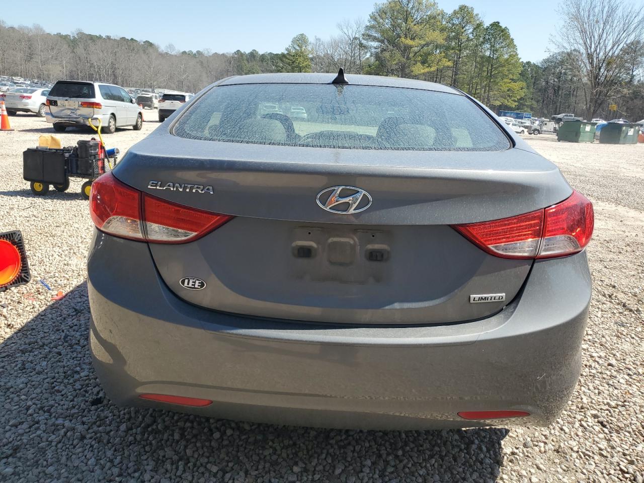 2013 Hyundai Elantra - Image 6