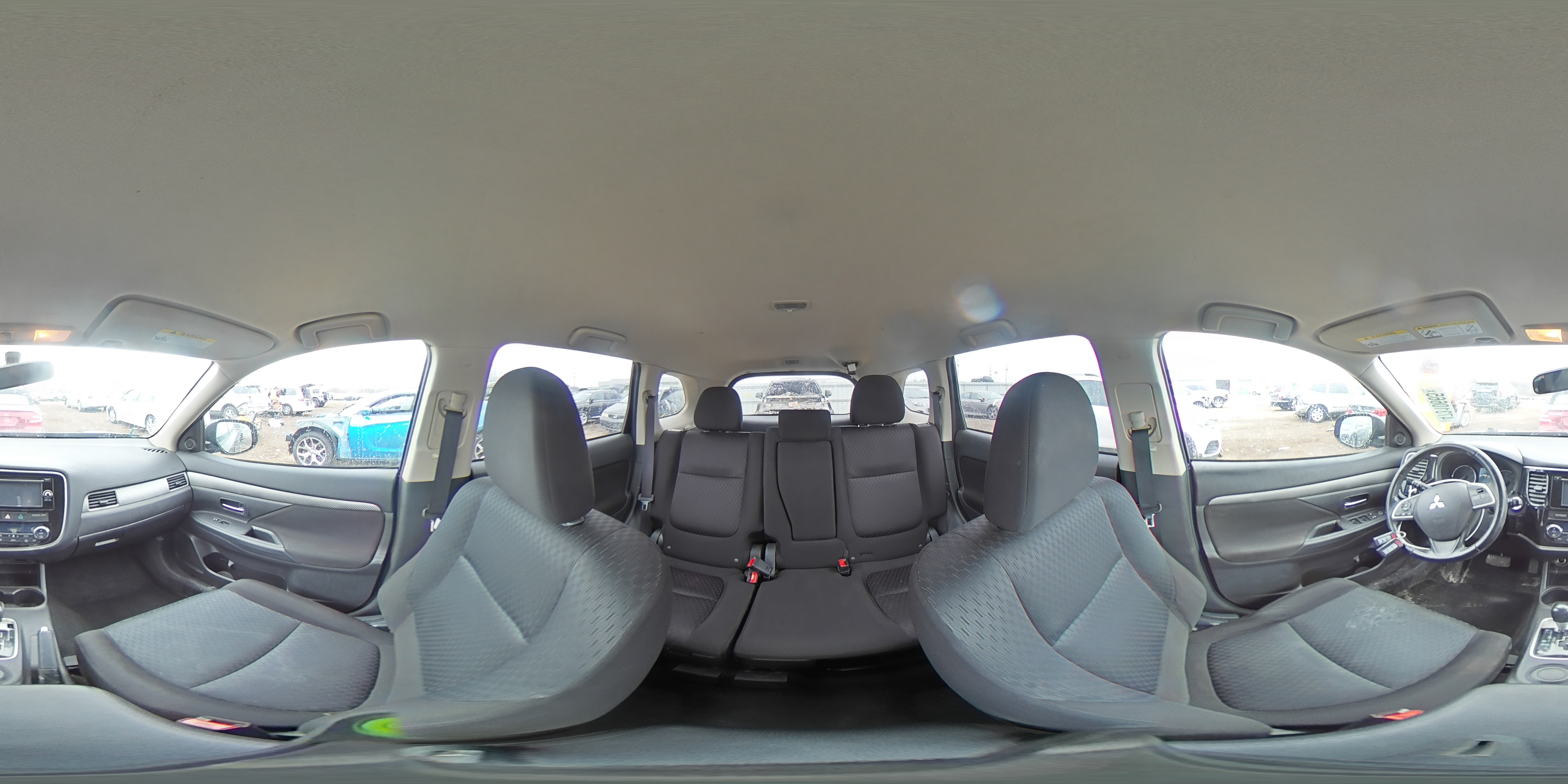 2014 Mitsubishi Outlander - Image 15