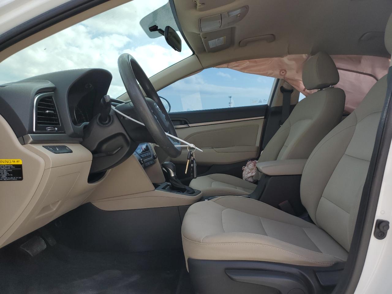 2018 Hyundai Elantra - Image 7