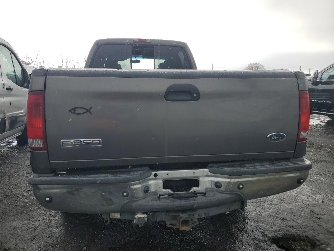 2005 Ford F350 - Image 6