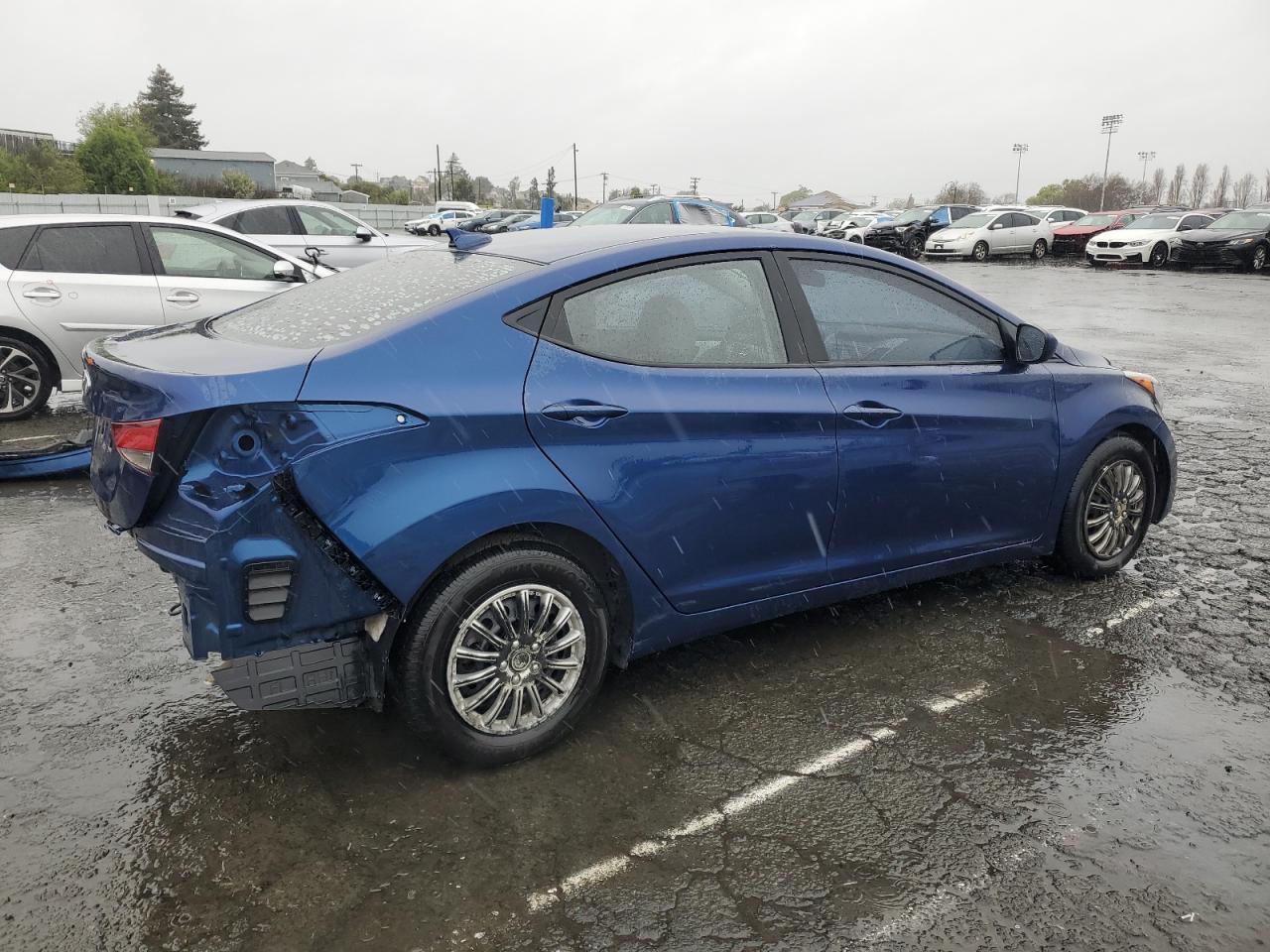 2016 Hyundai Elantra - Image 3