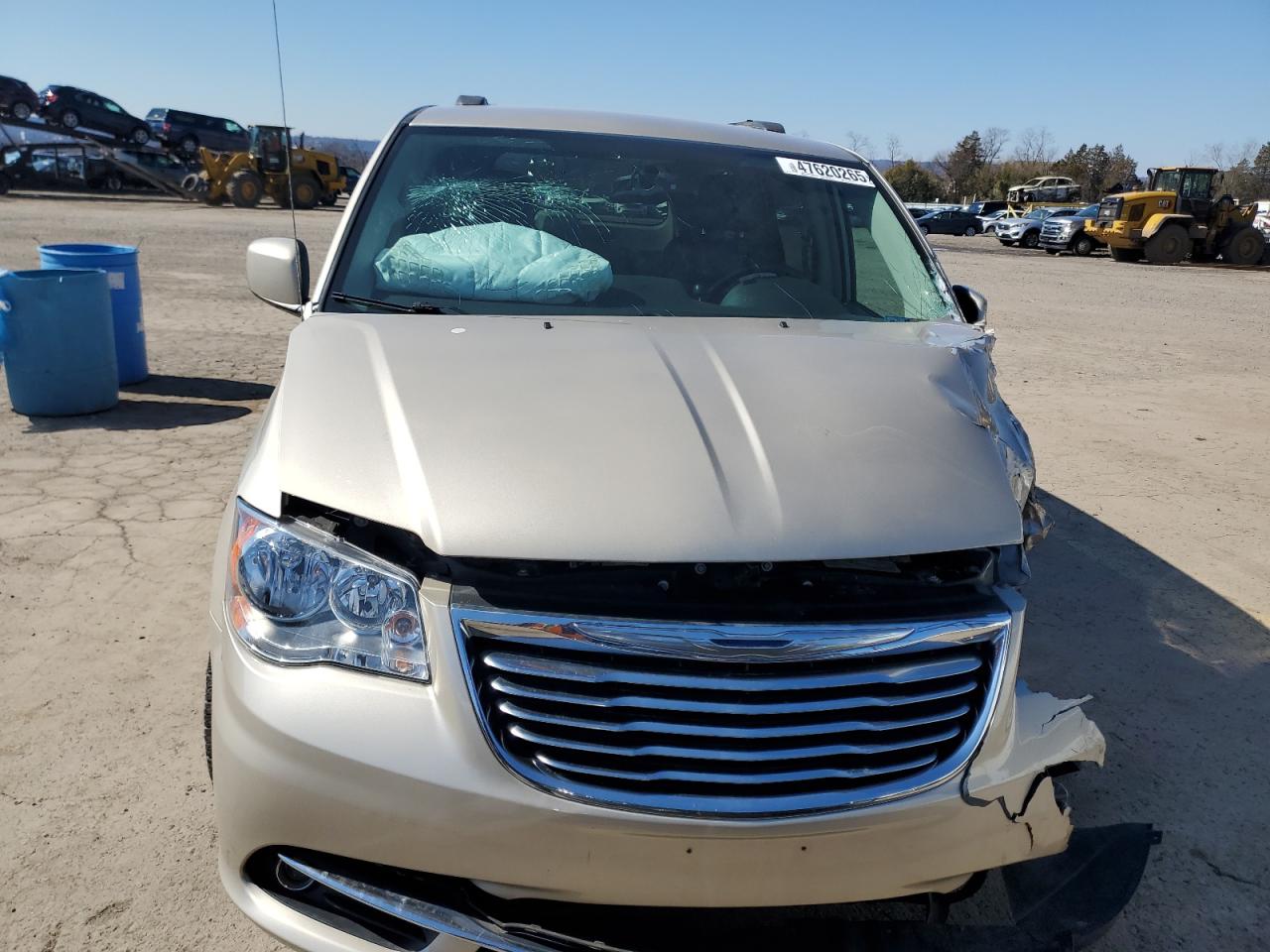 2015 Chrysler Town & Country - Image 5