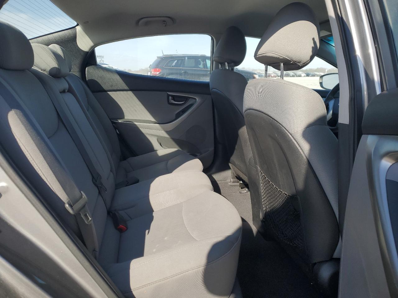 2012 Hyundai Elantra - Image 10