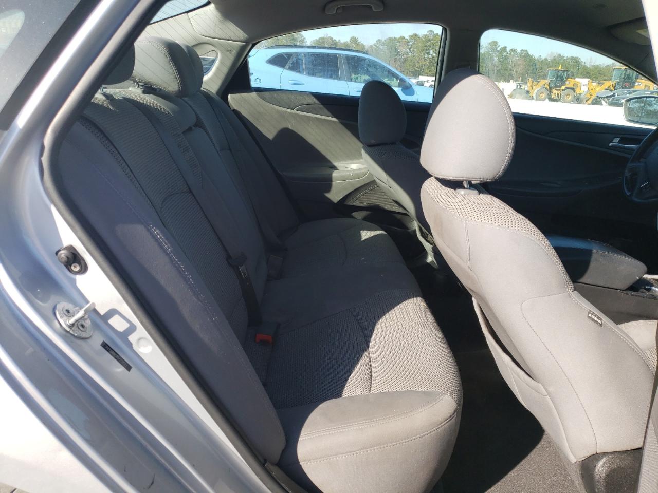 2011 Hyundai Sonata - Image 10