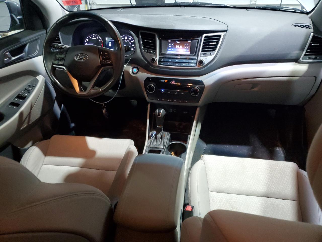 2016 Hyundai Tucson - Image 8