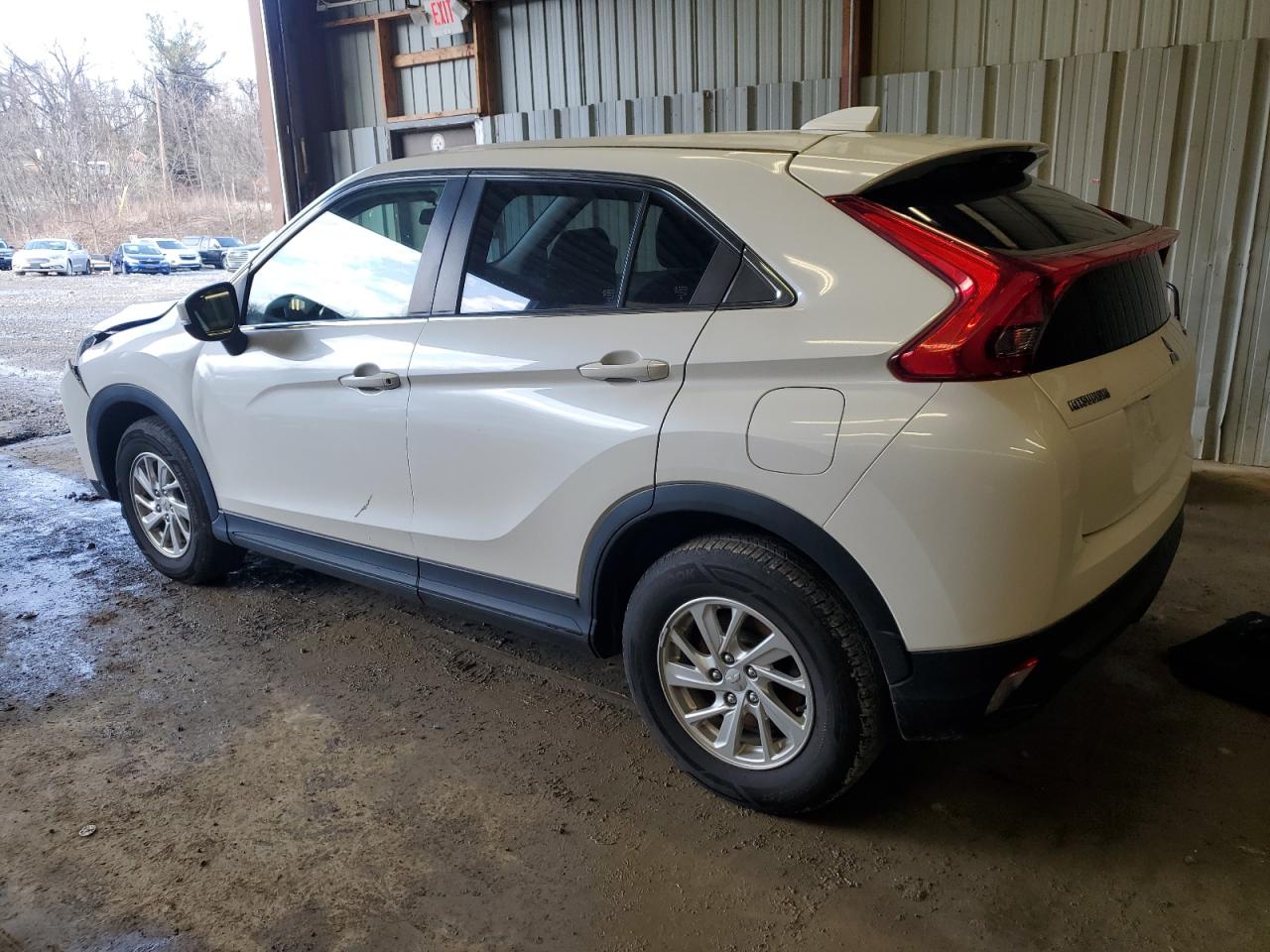 2018 Mitsubishi Eclipse - Image 2