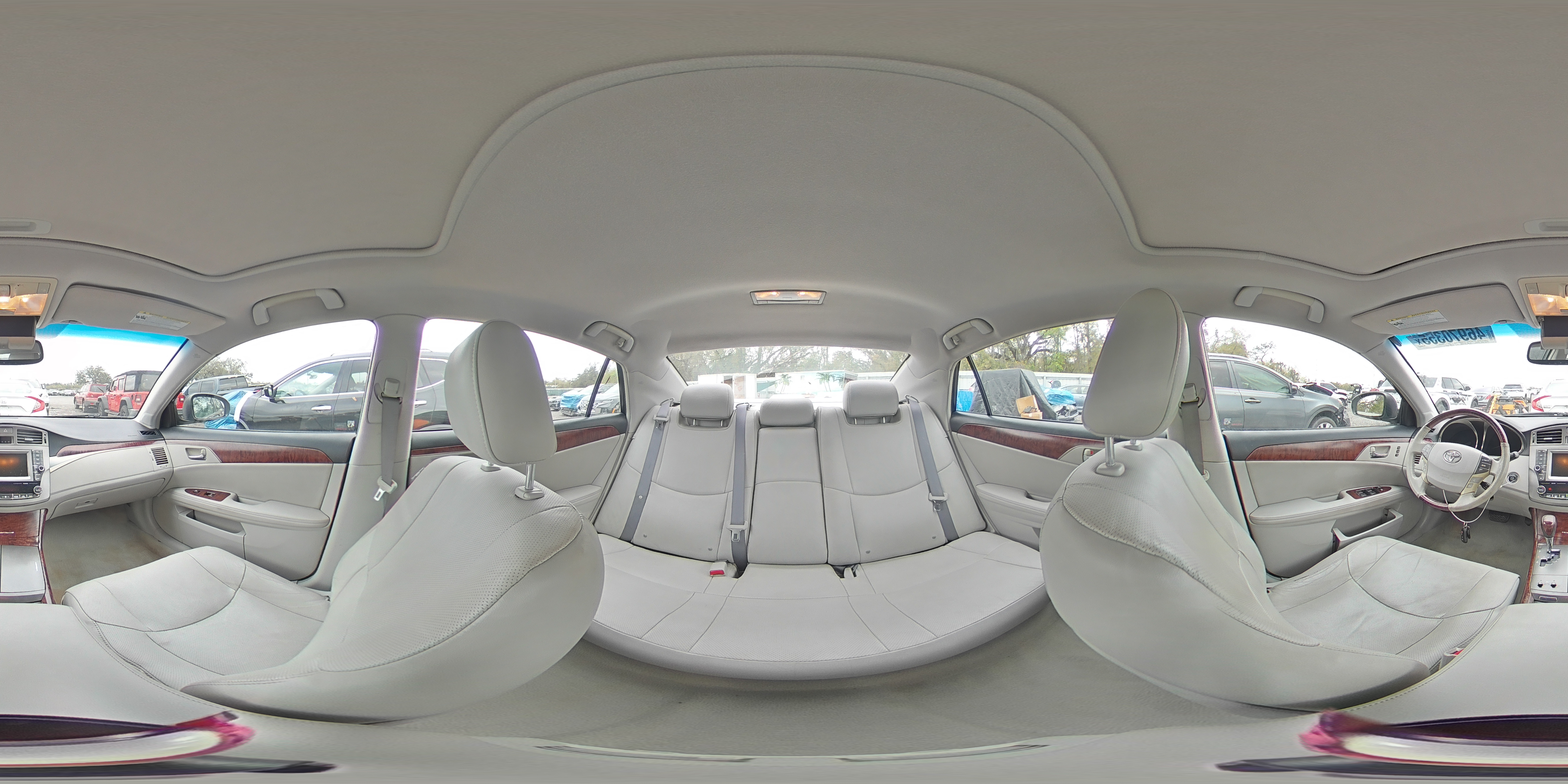 2011 Toyota Avalon - Image 13