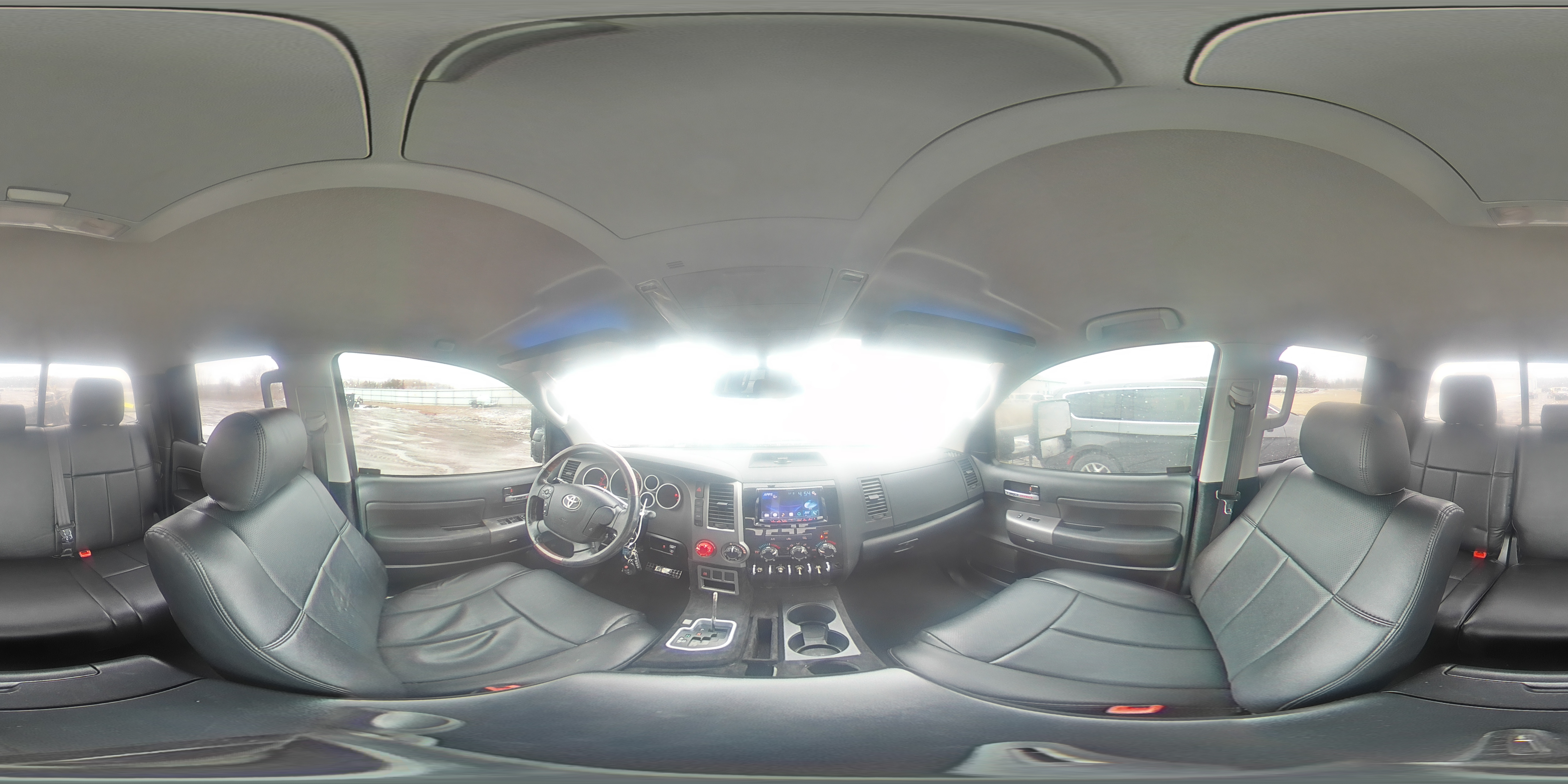 2012 Toyota Tundra - Image 12