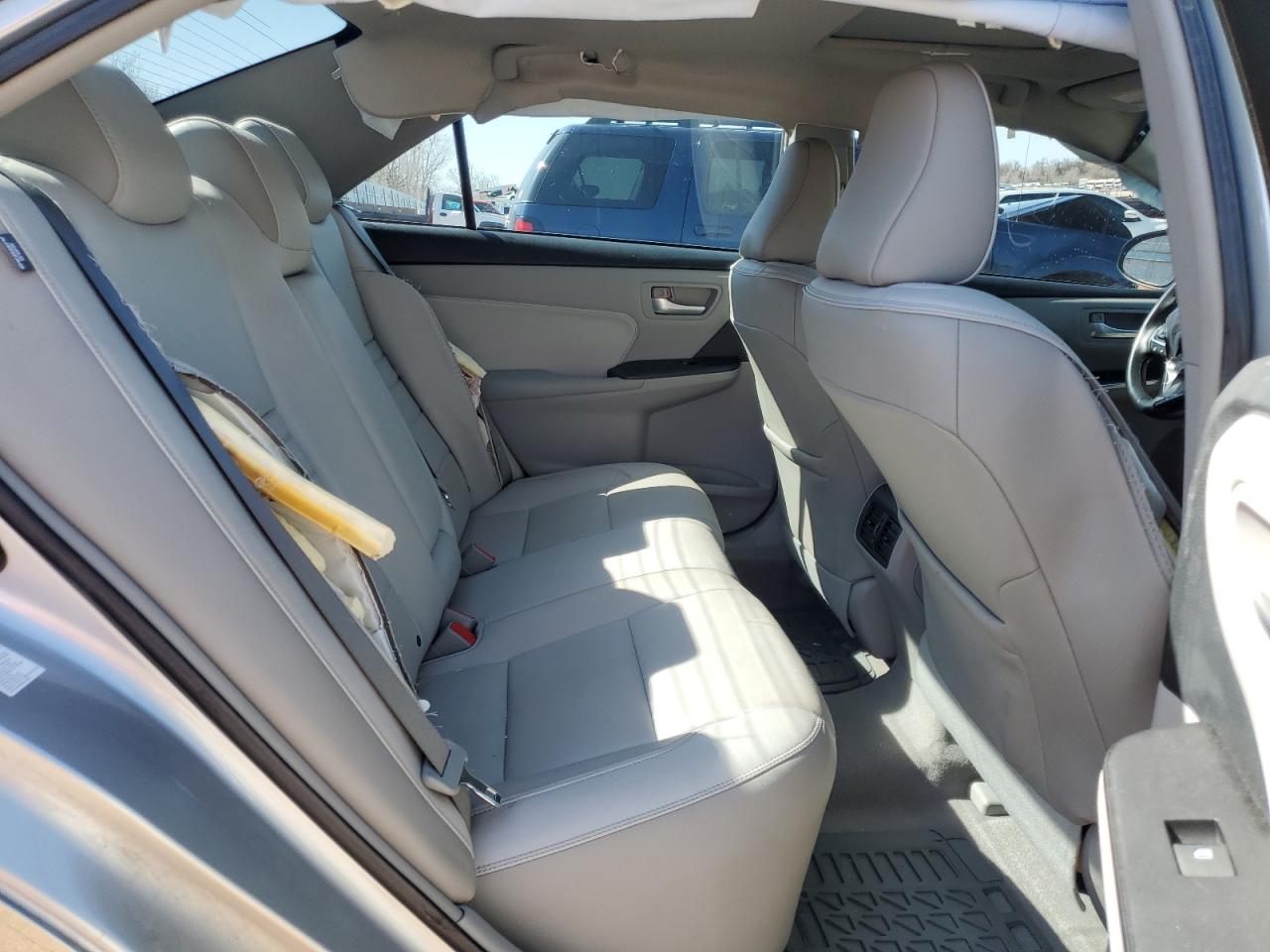 2016 Toyota Camry - Image 10