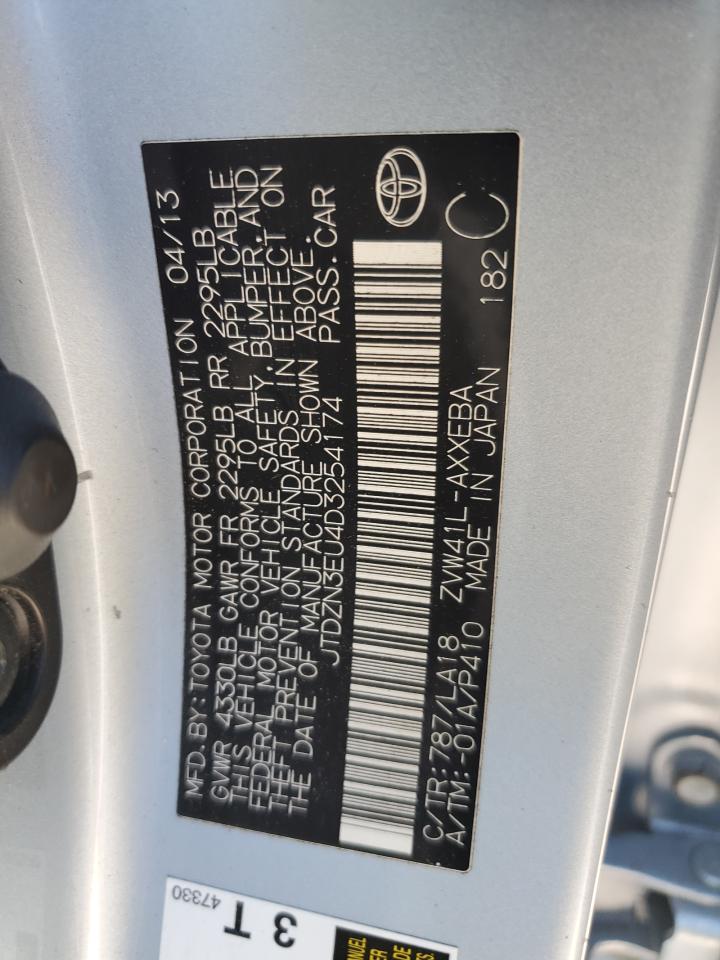 2013 Toyota Prius - Image 14