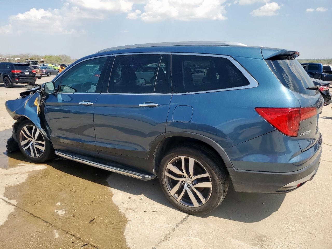2016 Honda Pilot - Image 2