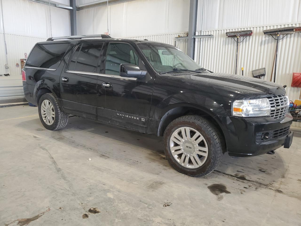 2012 Lincoln Navigator - Image 4