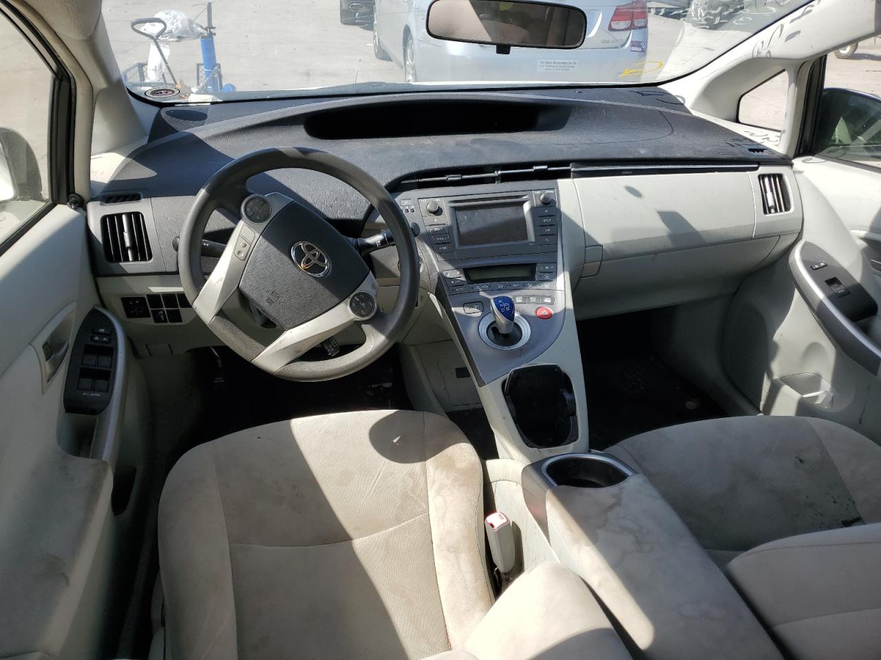 2013 Toyota Prius - Image 8