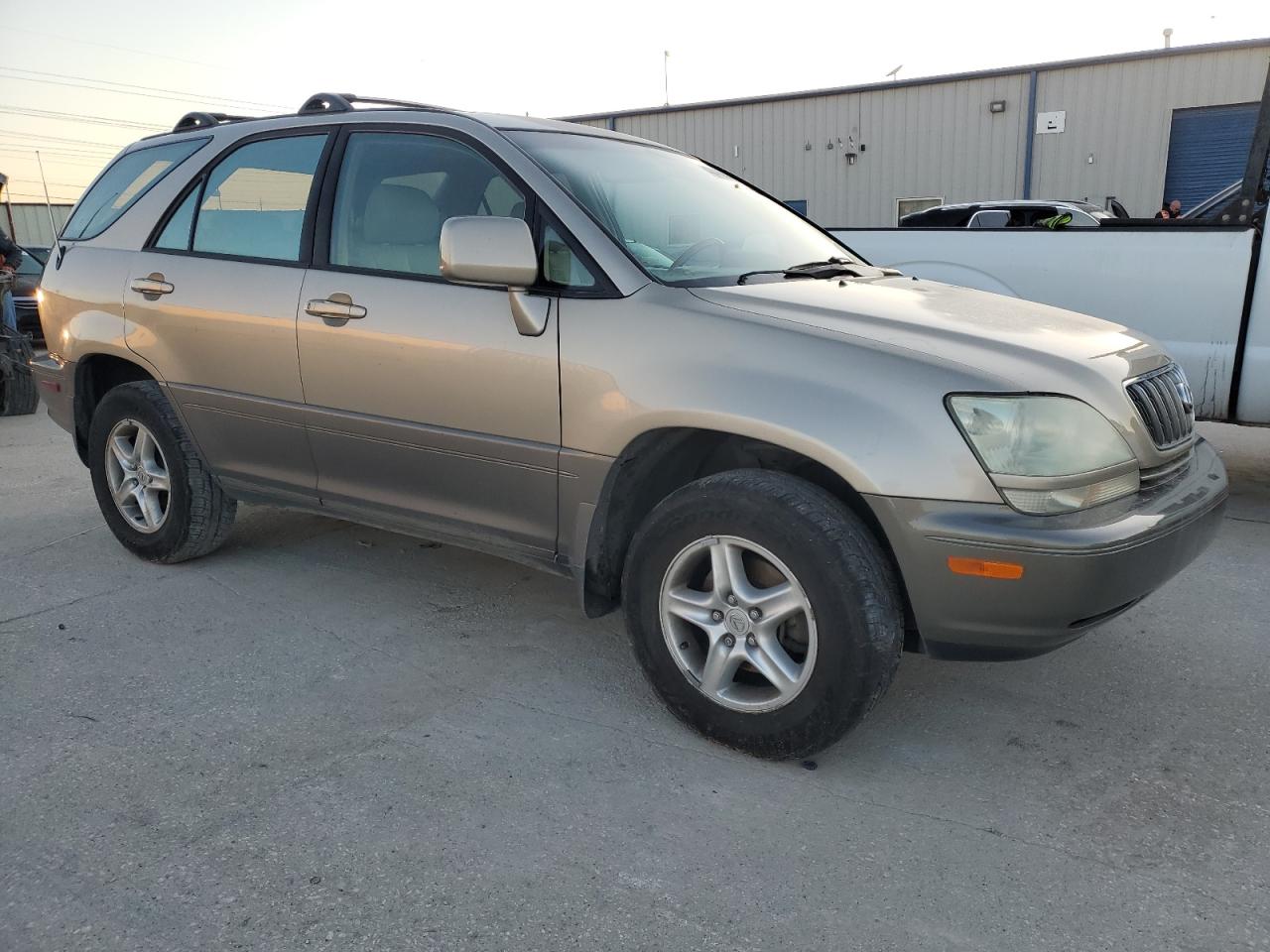2001 Lexus RX - Image 4