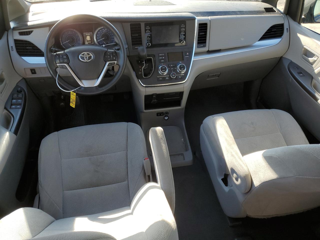 2019 Toyota Sienna - Image 8
