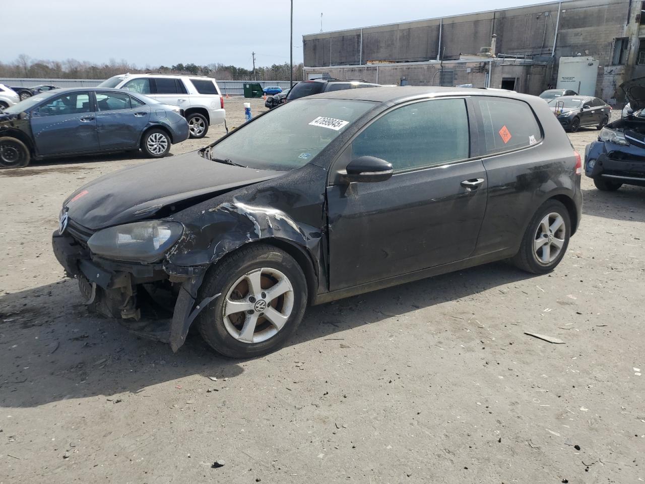 2010 Volkswagen Golf - Image 1