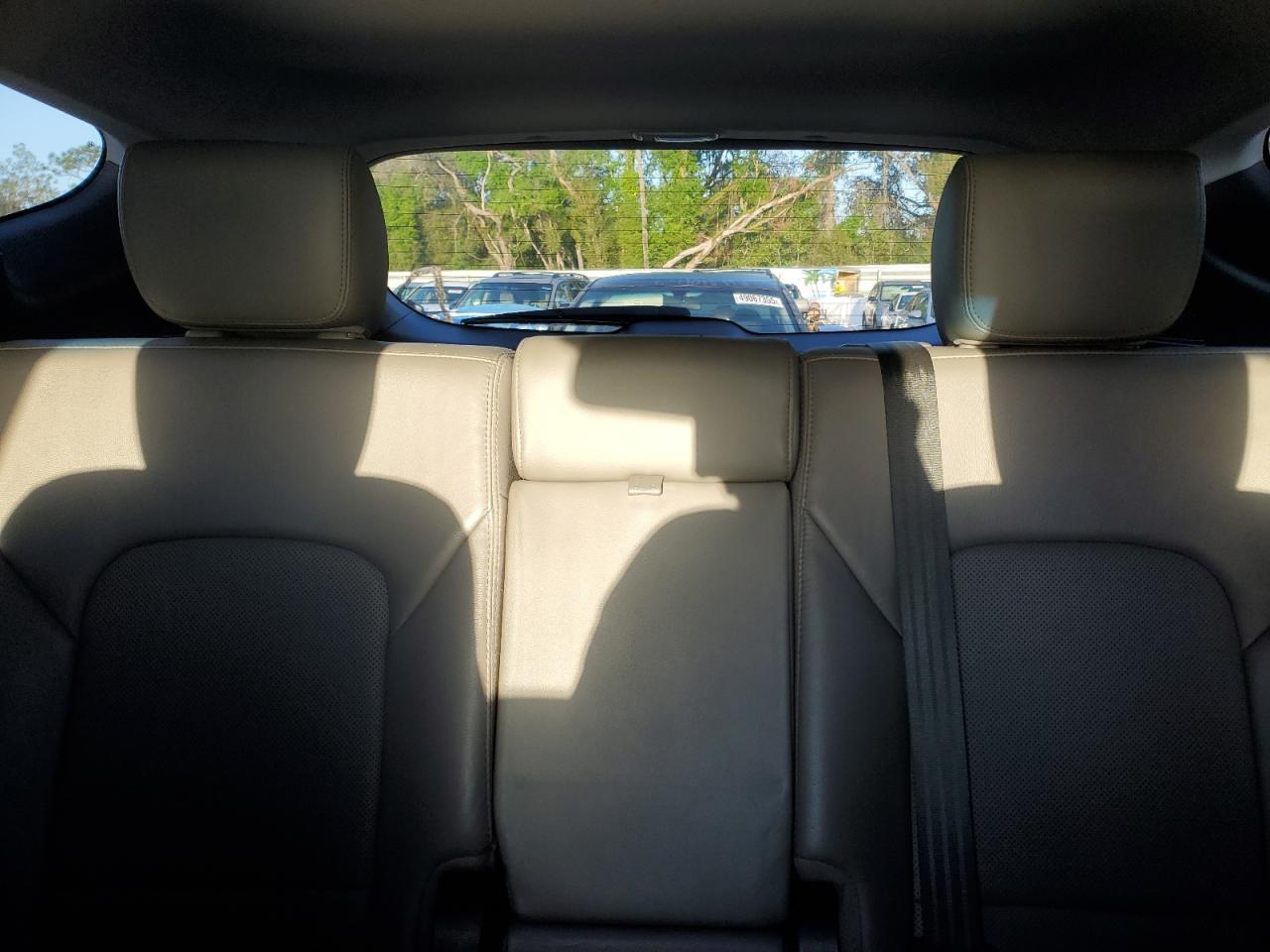 2017 Hyundai Santa Fe - Image 10