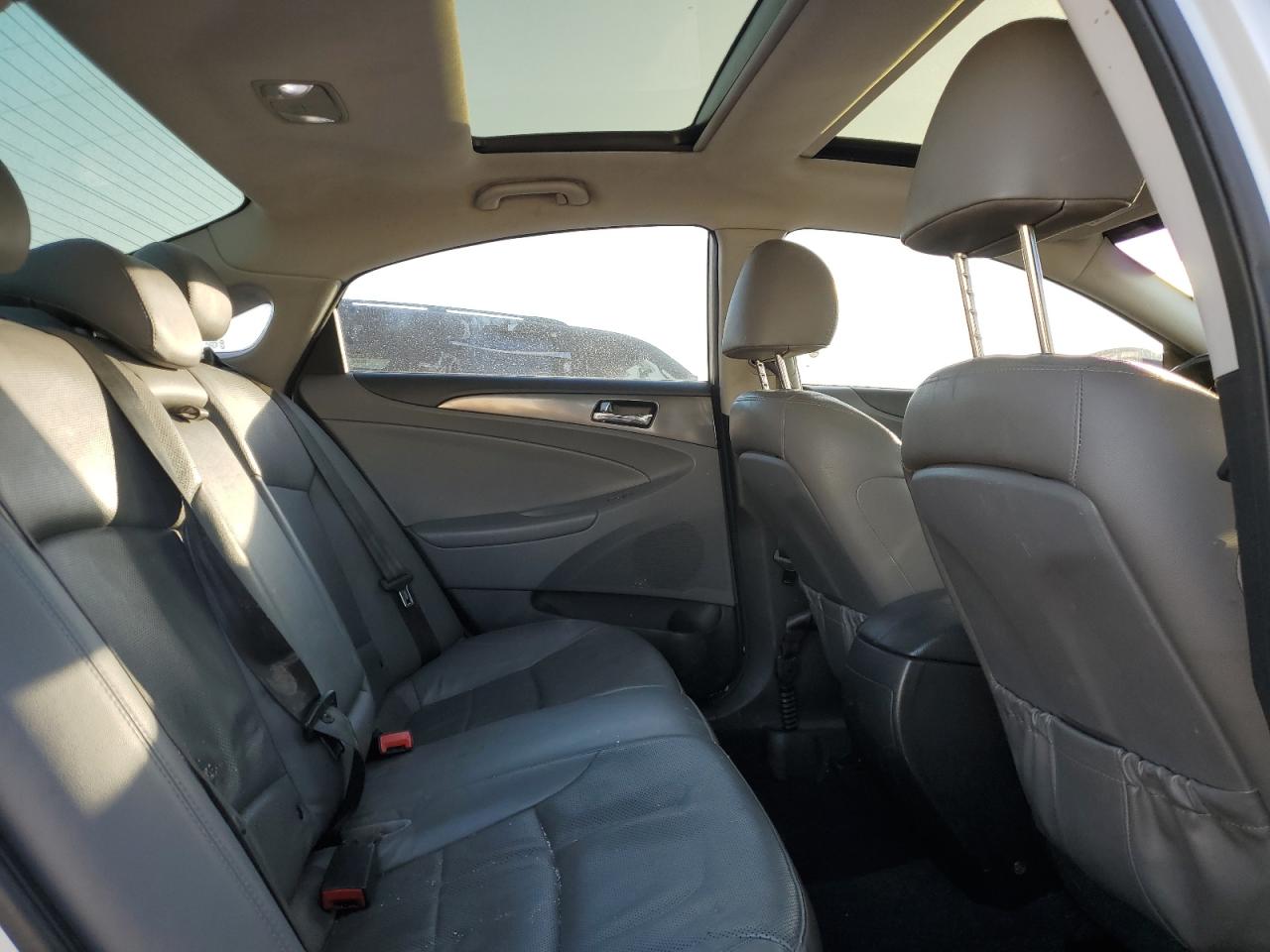 2015 Hyundai Sonata - Image 11