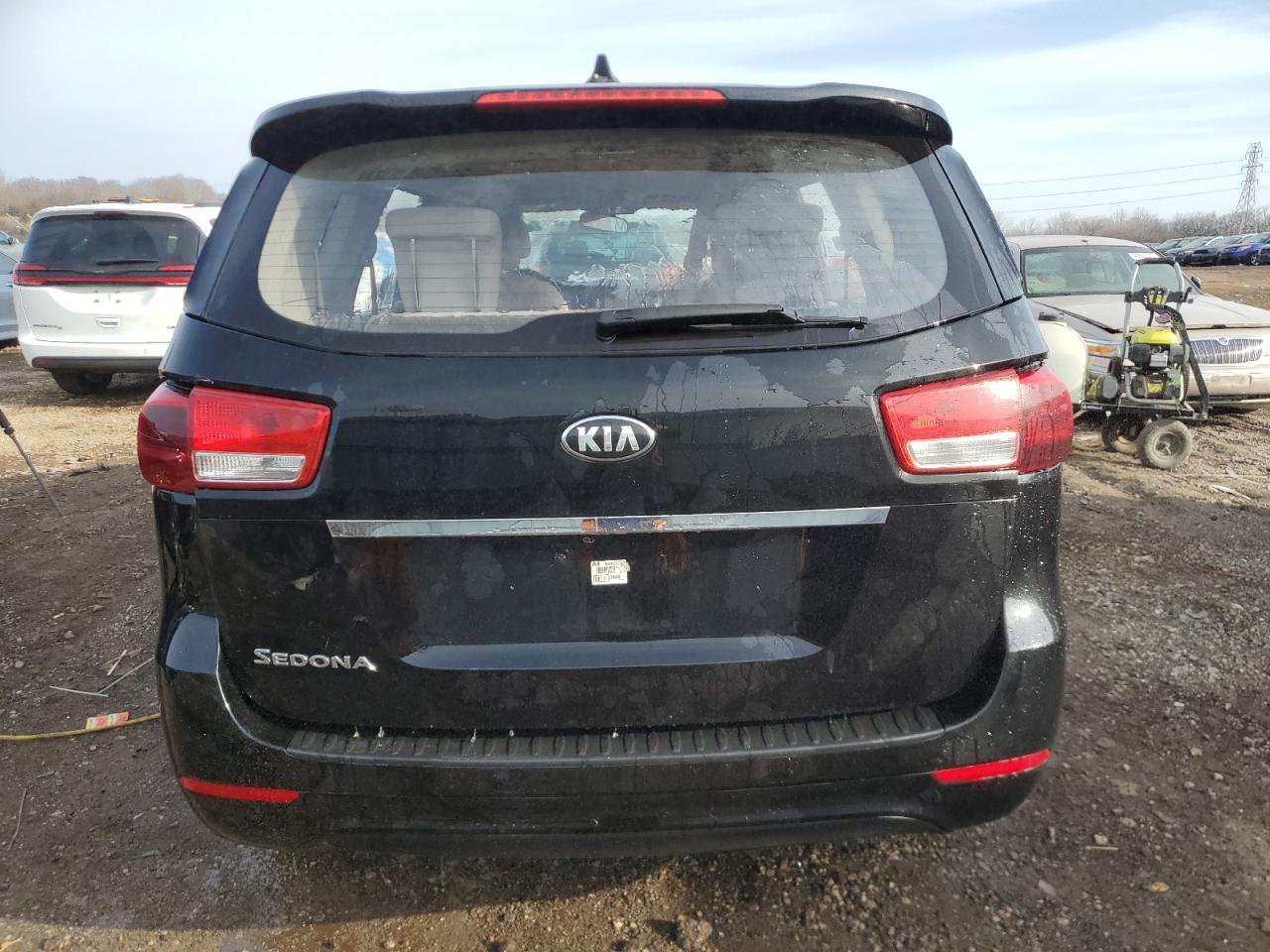 2016 Kia Sedona - Image 6