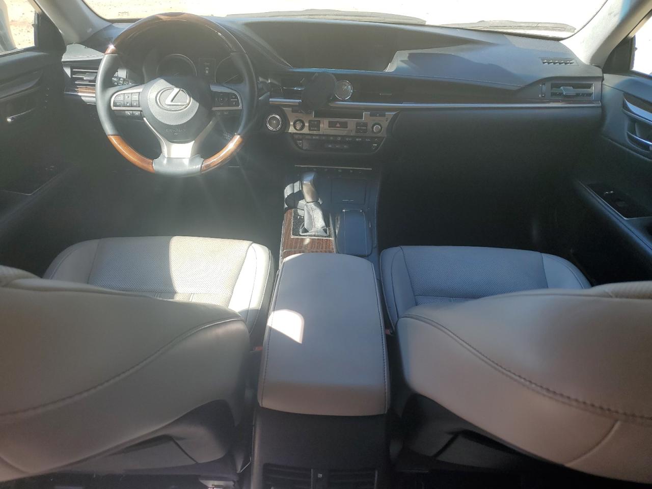 2016 Lexus ES - Image 8